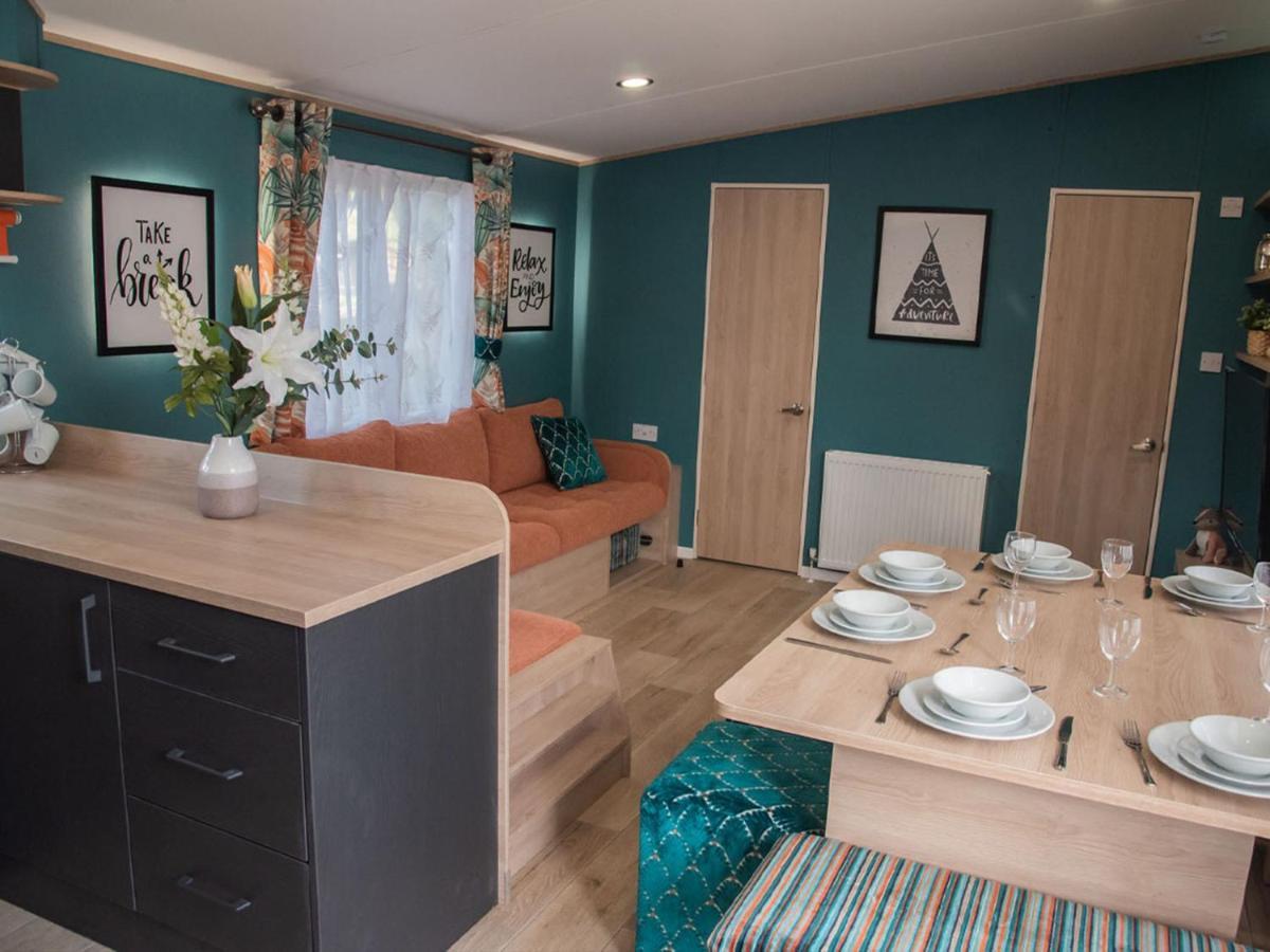 Whitecliff Bay Holiday Park Hotell Bembridge Eksteriør bilde