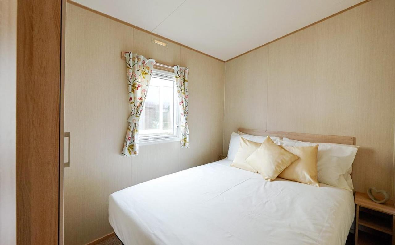 Whitecliff Bay Holiday Park Bembridge Eksteriør bilde