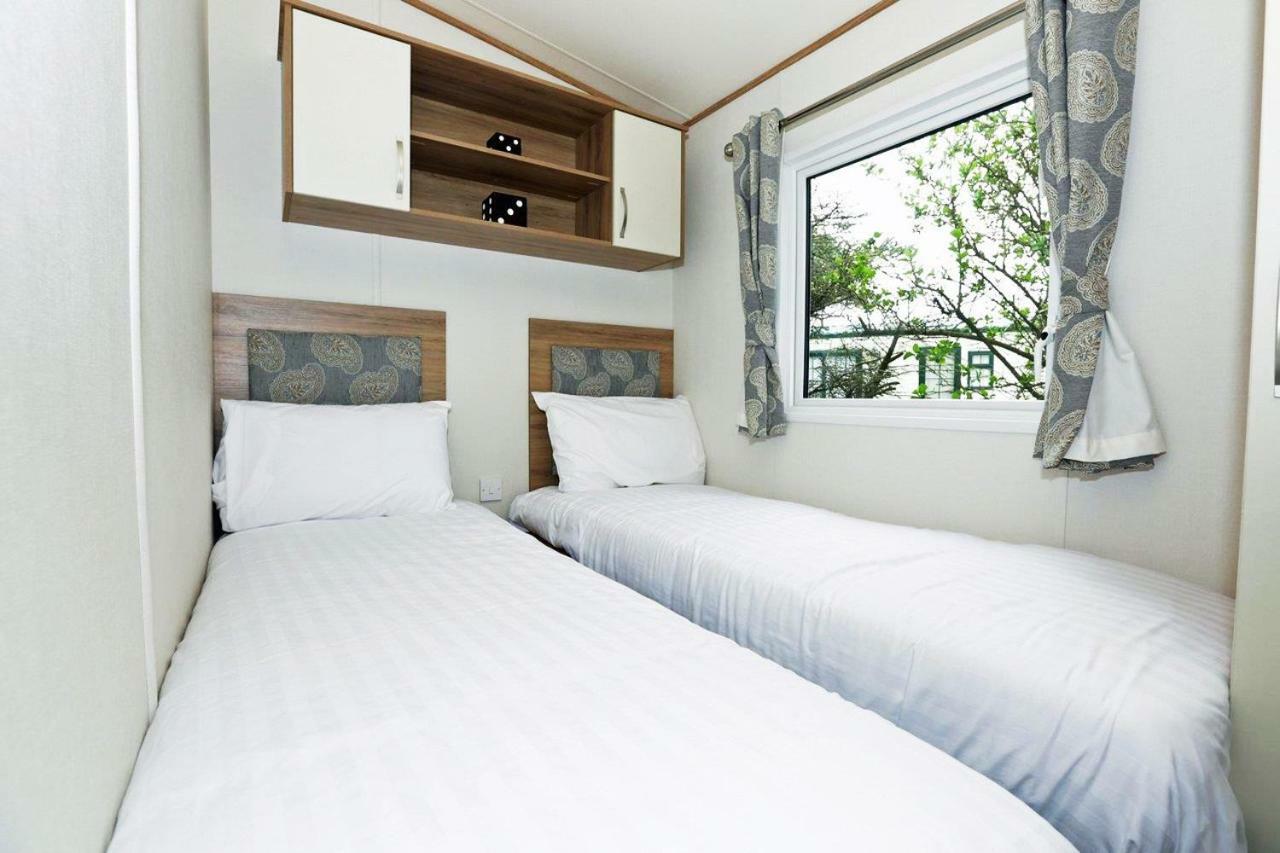 Whitecliff Bay Holiday Park Bembridge Eksteriør bilde