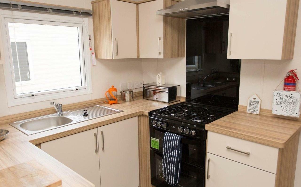 Whitecliff Bay Holiday Park Bembridge Eksteriør bilde